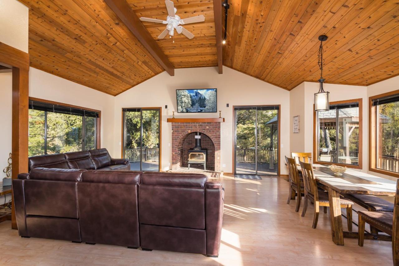 Casa Rio Yosemite -Waterfall plus 9 Acres Oakhurst Exterior foto
